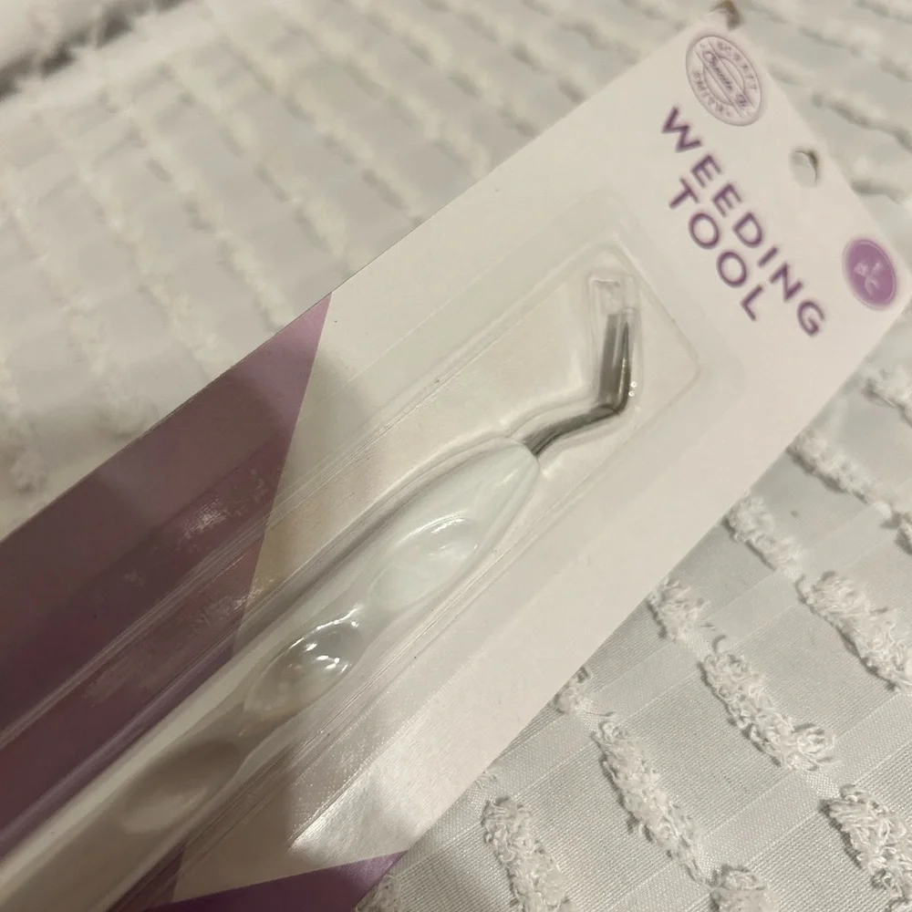 Weeding Tool with Ergonomic Handle‎